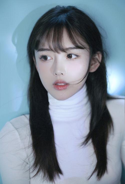 女生把腿打开让男生吃